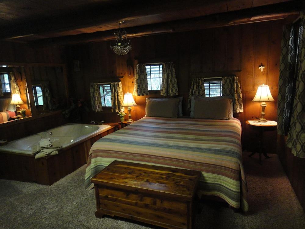 Brackenridge Lodge photo 35