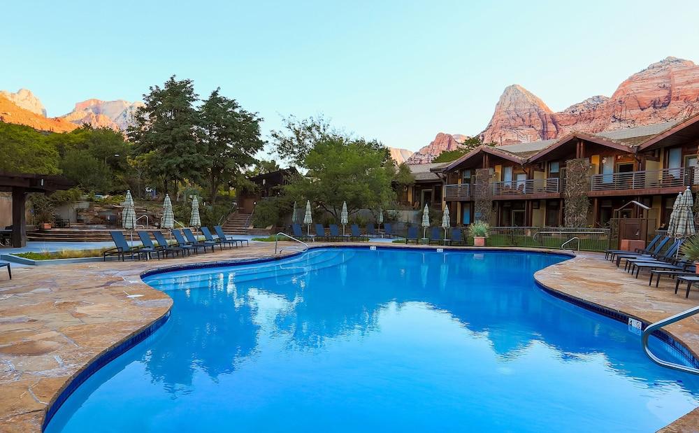 Desert Pearl Inn photo 24