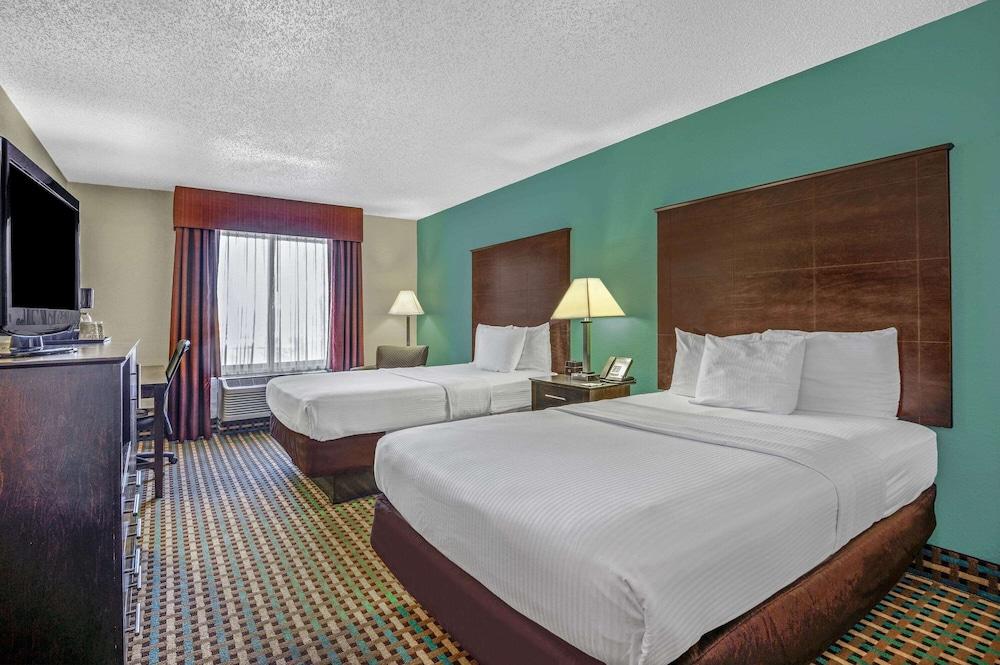 La Quinta Inn by Wyndham Columbia SE / Fort Jackson photo 7