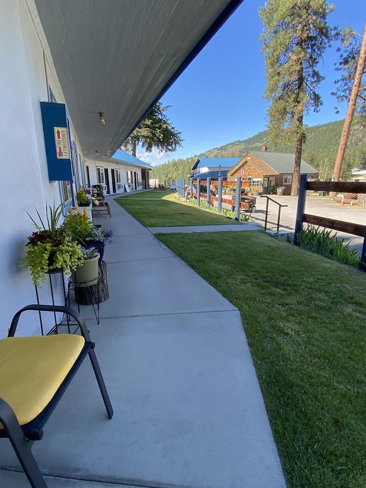 Columbia Point Resort photo 33
