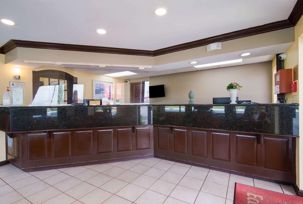 Econo Lodge Battleboro - Rocky Mount I-95 photo 4