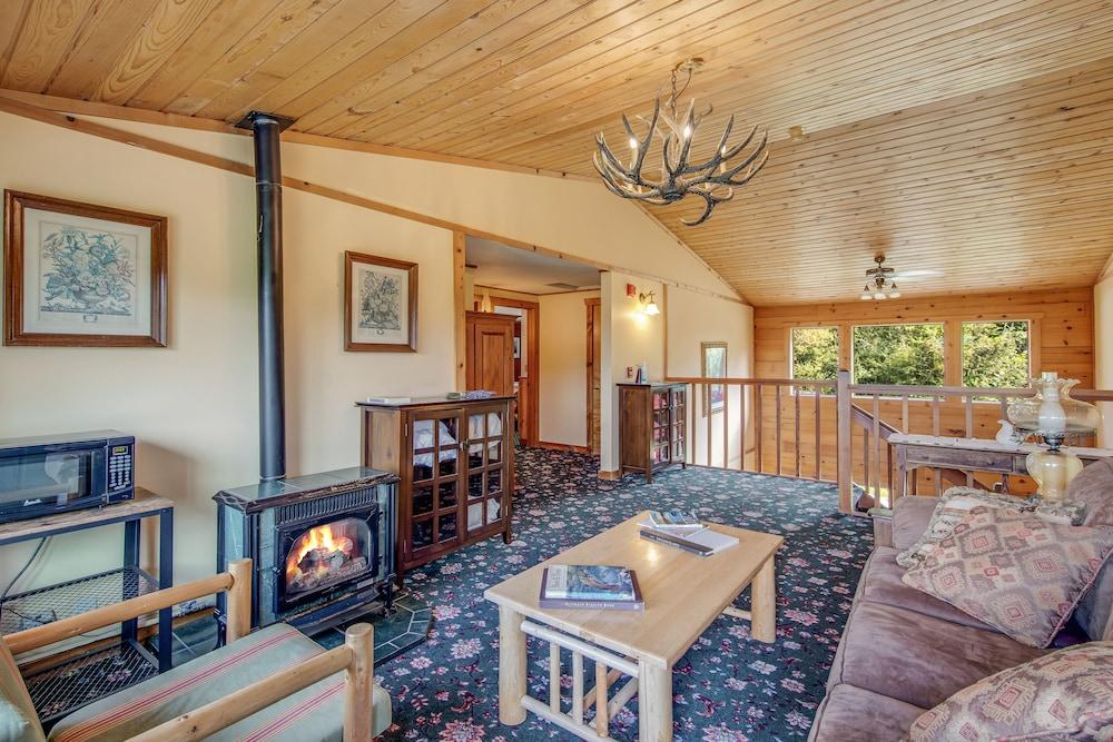 Deer Harbor Inn photo 26