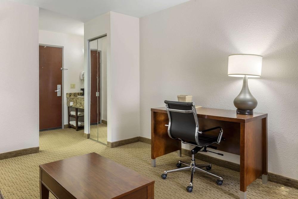 Comfort Inn Garner Clayton I-40 photo 7