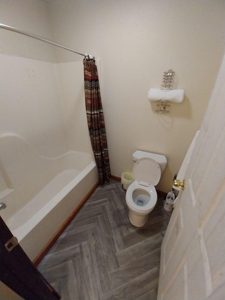 DB Botique and Cabins photo 60