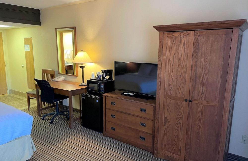 Crossroads Hotel and Event Center photo 44
