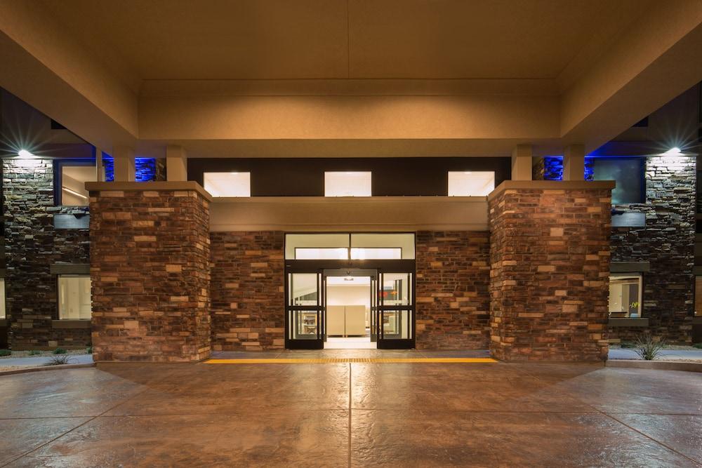 Holiday Inn Express & Suites Pahrump by IHG photo 28