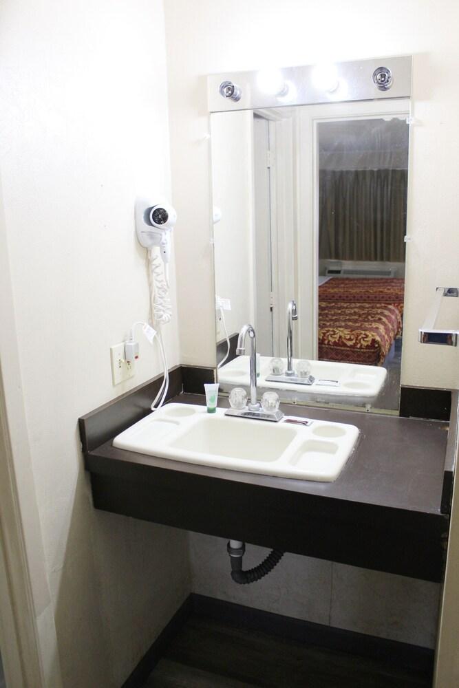 Huntington Inn photo 21