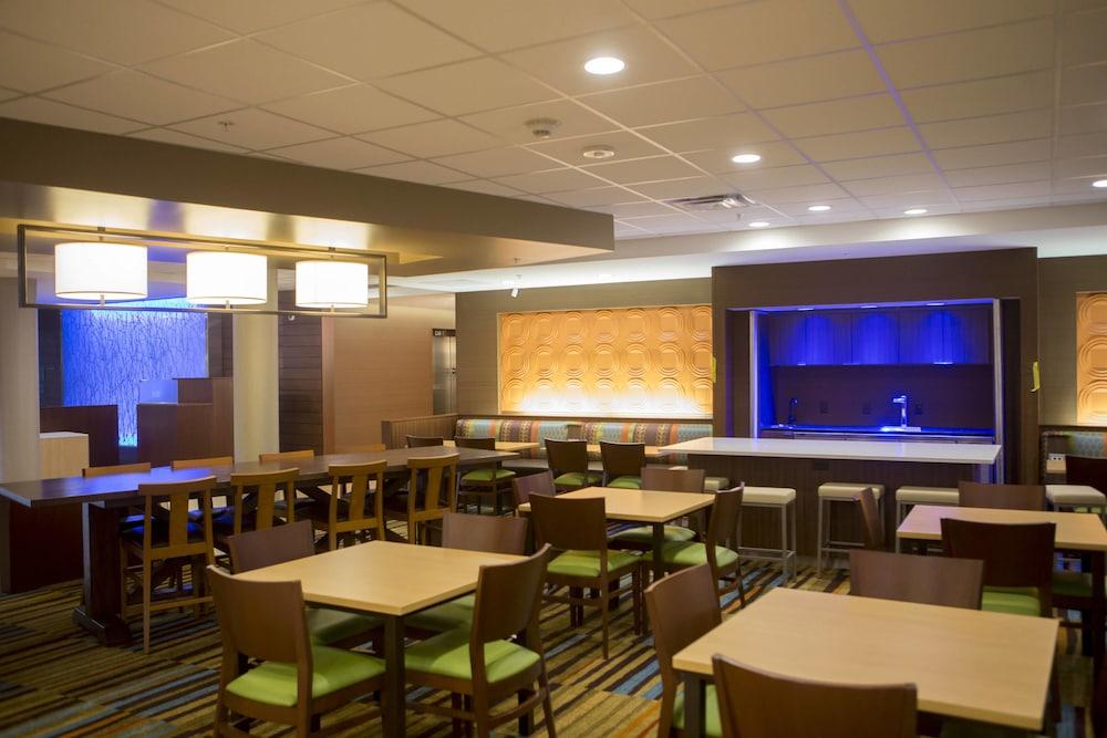 Fairfield Inn & Suites Cambridge photo 15
