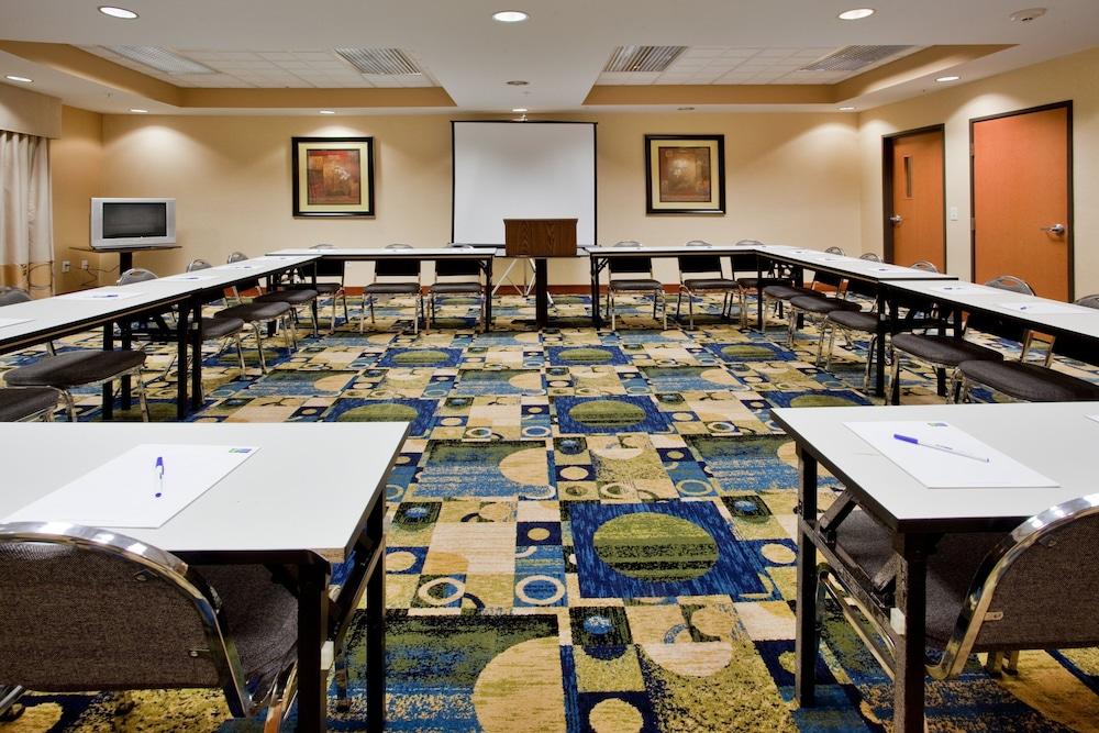 Holiday Inn Express Hotel & Suites Suffolk by IHG photo 32