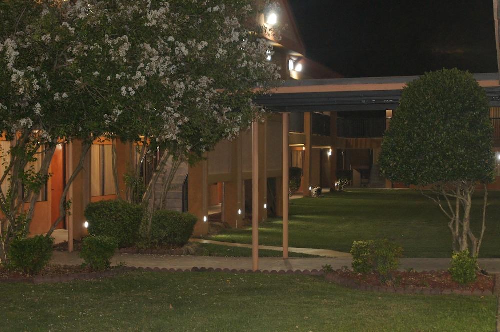 Royal Inn photo 96
