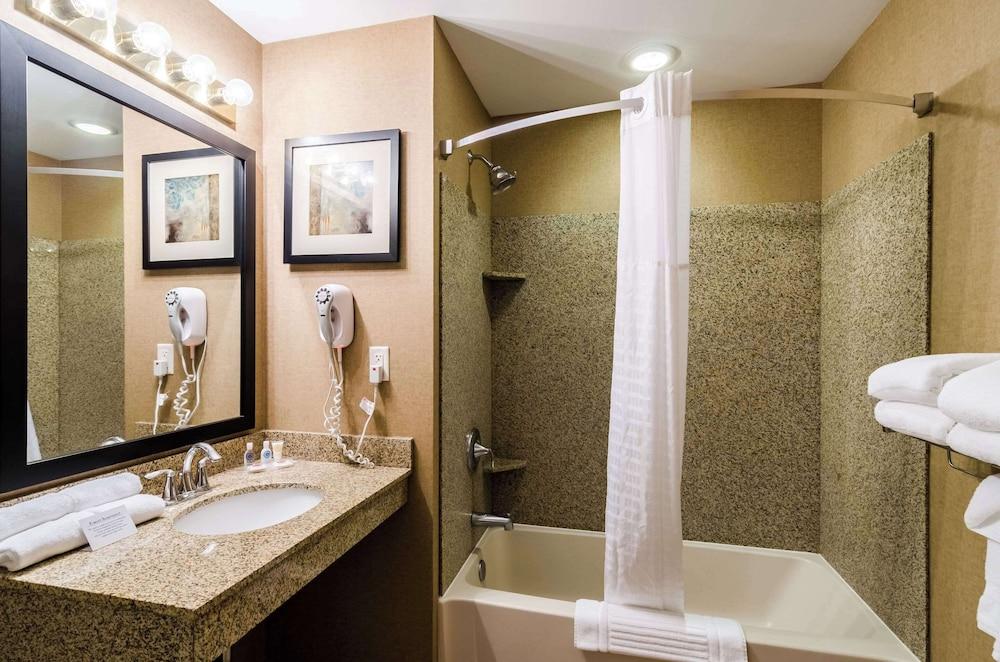 Comfort Suites Gothenburg South photo 17