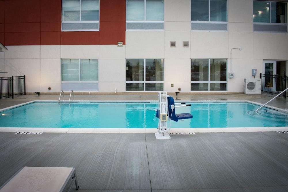 Holiday Inn Express and Suites West Memphis by IHG photo 31