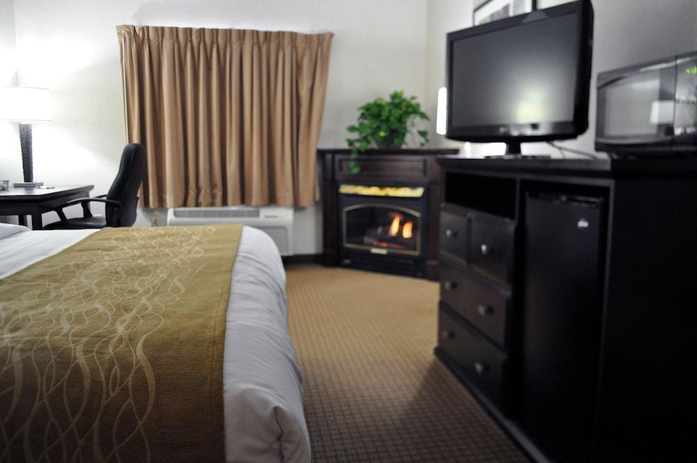 Holiday Inn Express & Suites Pittsfield - Berkshires by IHG photo 17