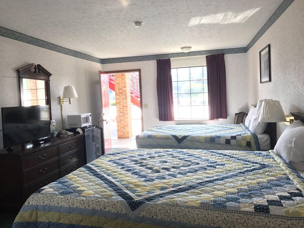Americas Inn photo 14
