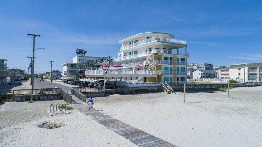 Paradise Oceanfront Resort photo 18