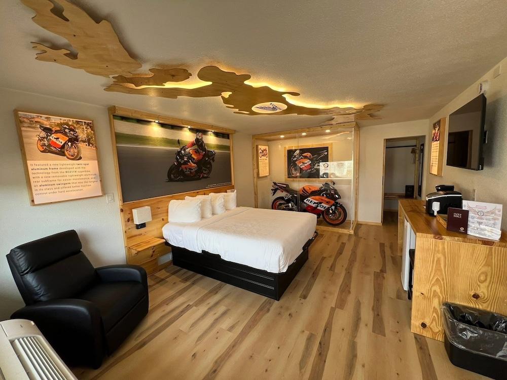 Motorcycle Inn photo 17