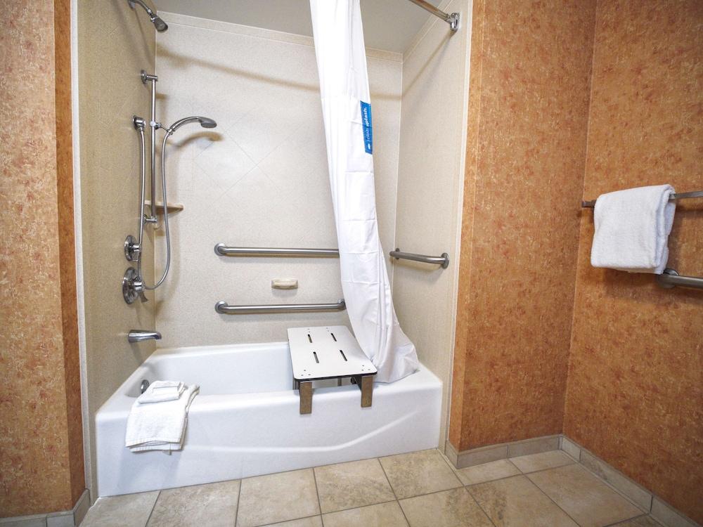 Hampton Inn & Suites Elk City photo 15