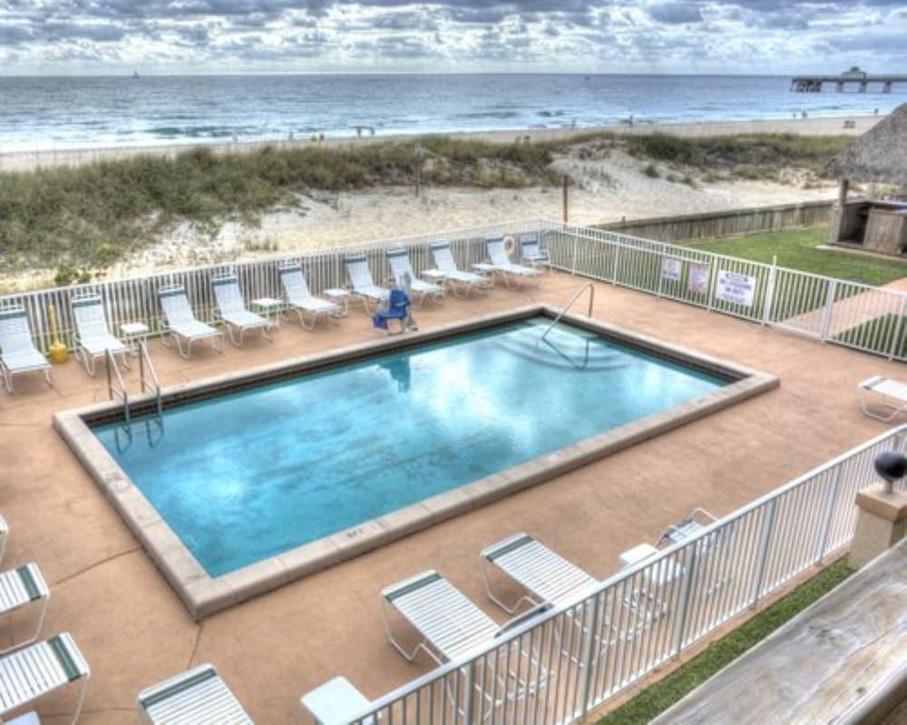 Emerald Seas Deerfield Beach Club photo 21