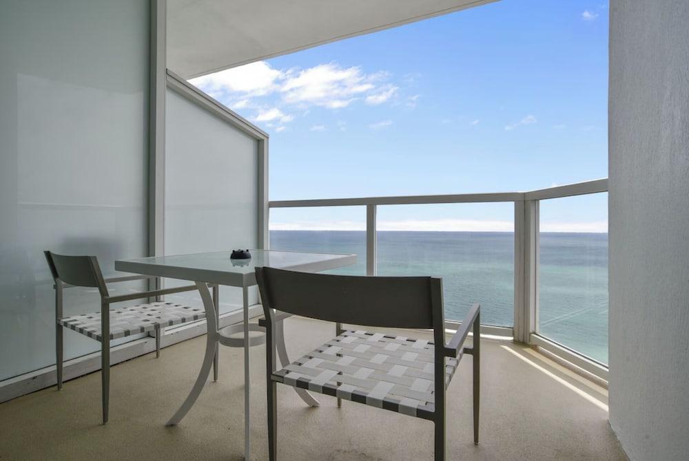 Residences at Fontainebleau Miami photo 47