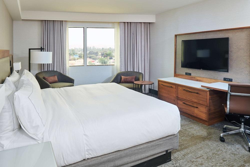 DoubleTree by Hilton Fullerton photo 9