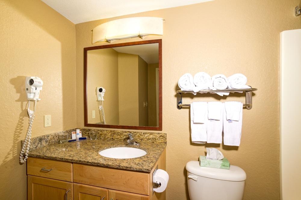 Candlewood Suites Ft Myers I-75 by IHG photo 22