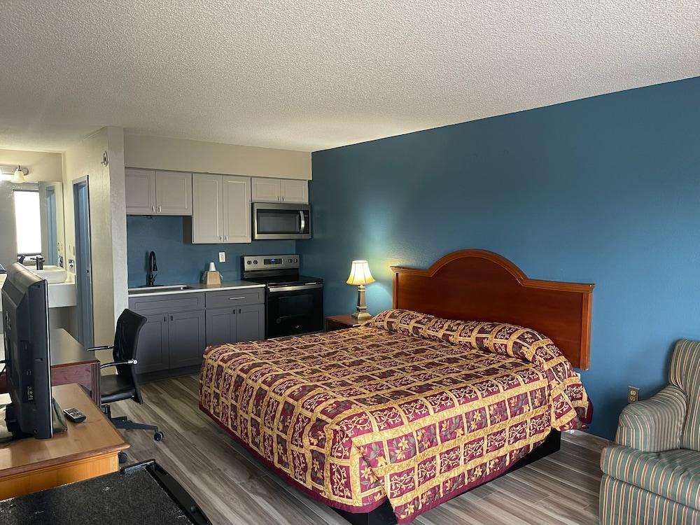 Brookwood Inn photo 4