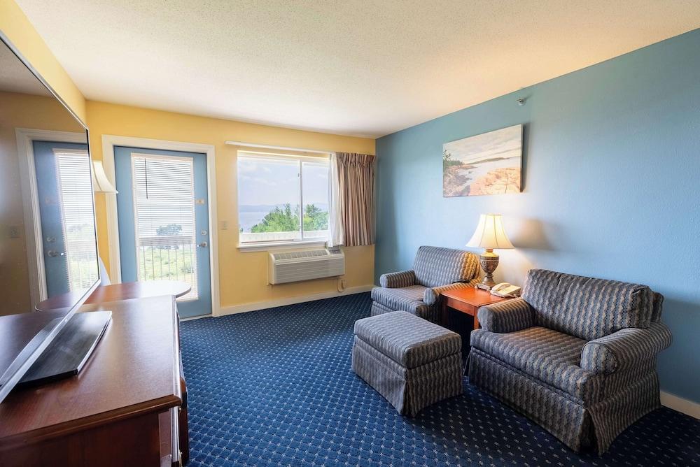 Fireside Inn & Suites - Belfast photo 50