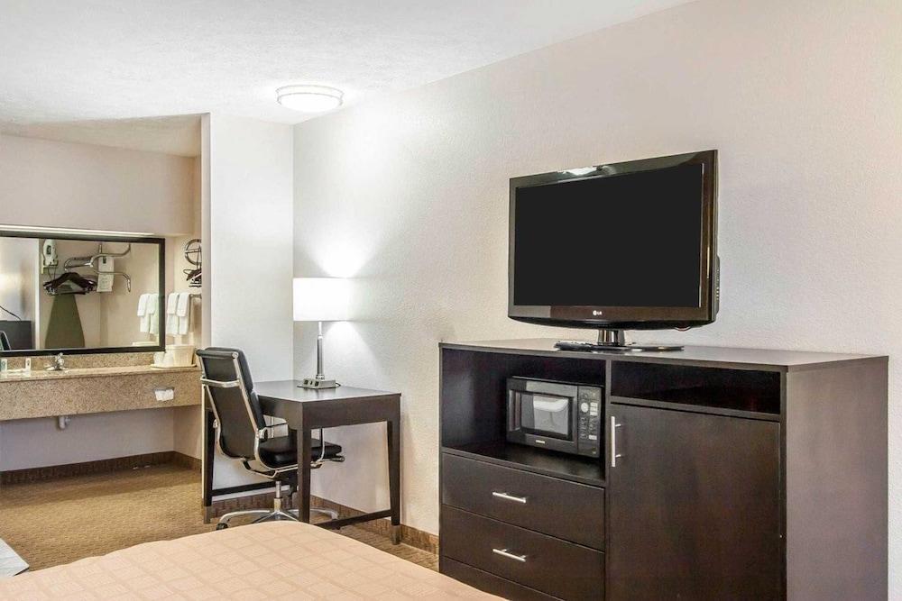 Quality Inn Savannah South photo 24