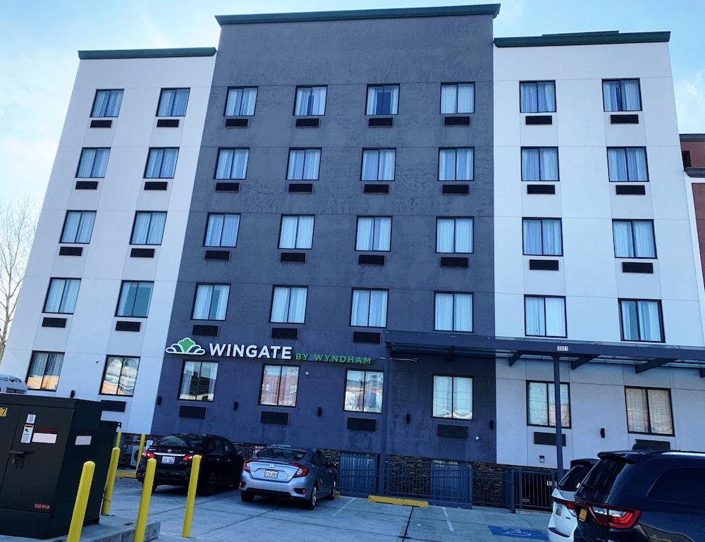 Wingate by Wyndham JFK Airport/Far Rockaway photo 1