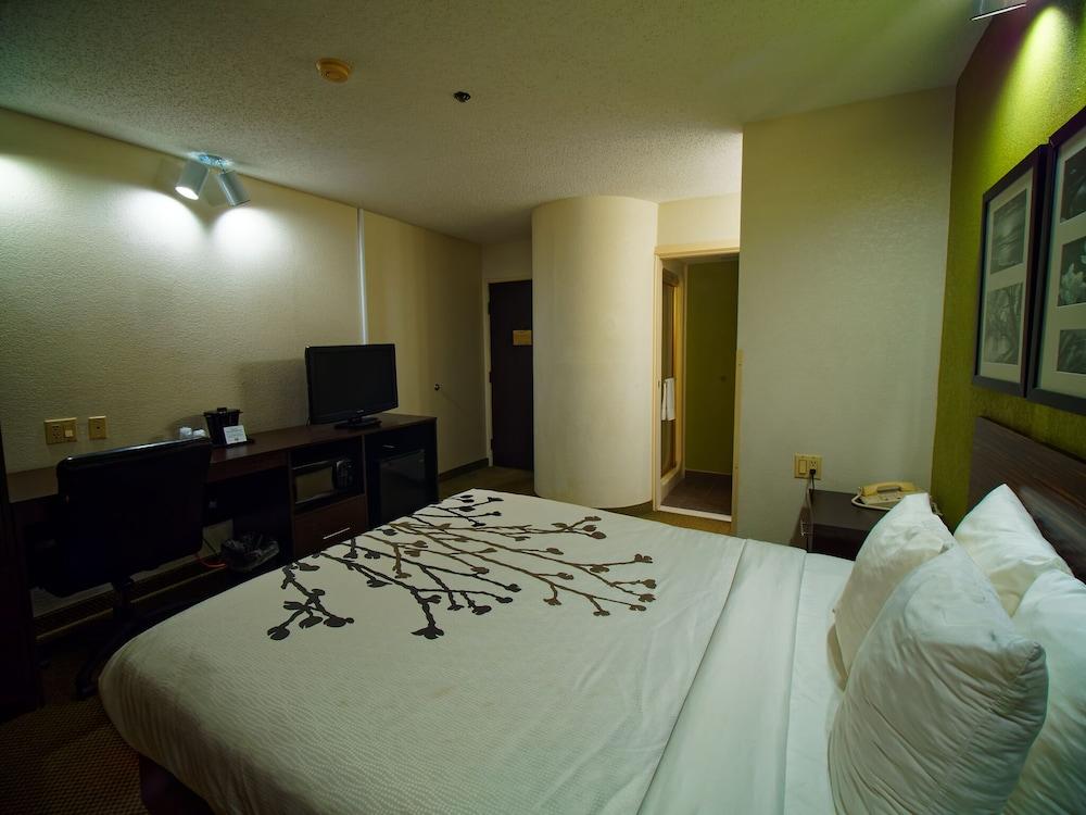 Sleep Inn Morganton Southeast photo 17