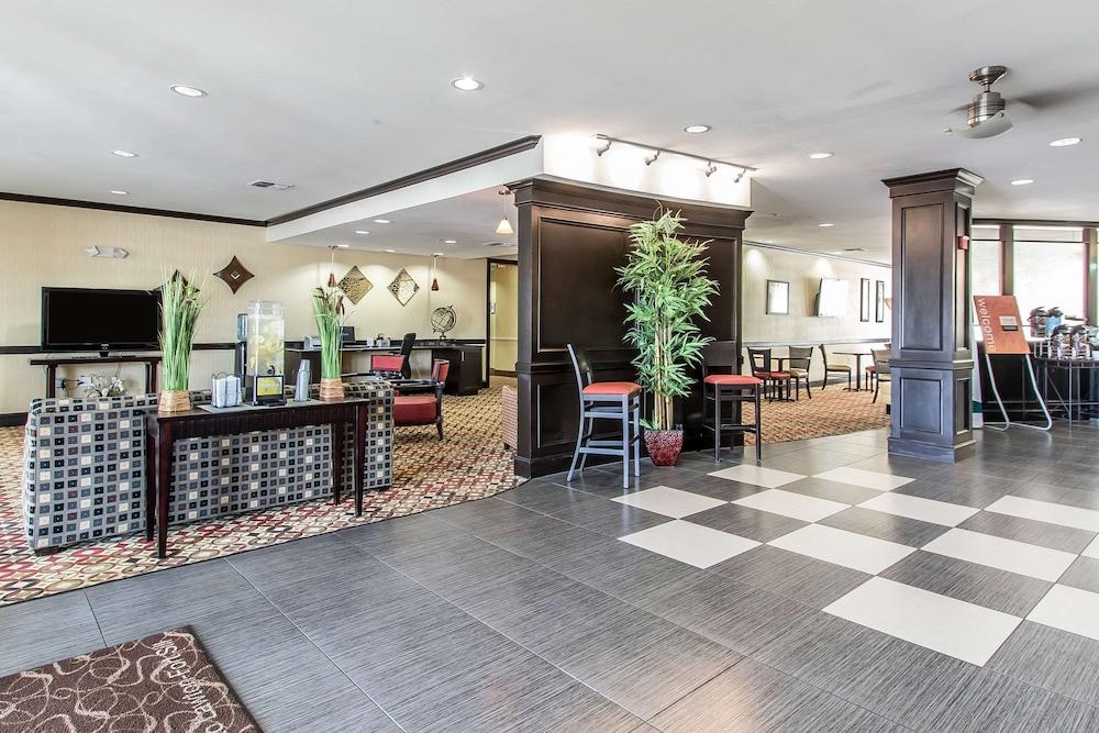 Comfort Suites Lawton Near Fort Sill photo 6