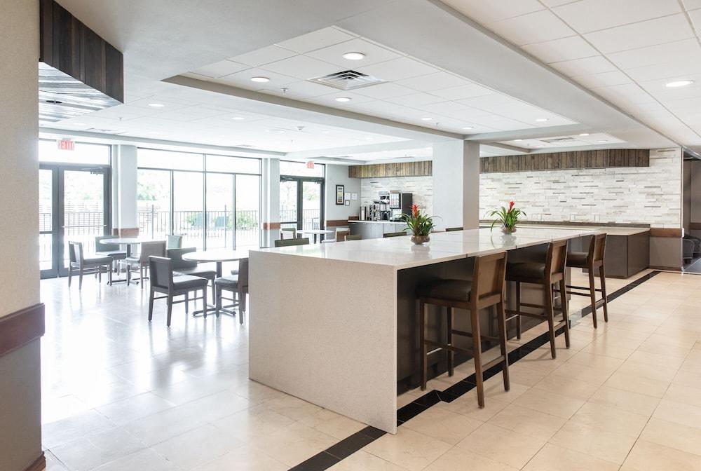 Wingate by Wyndham - Round Rock photo 19