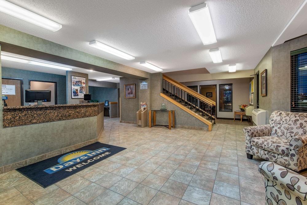 Days Inn by Wyndham Mitchell SD photo 10