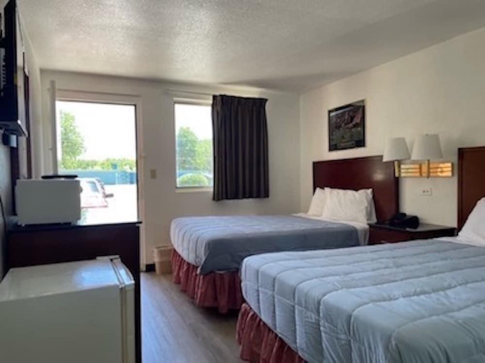 Farmington Inn photo 16