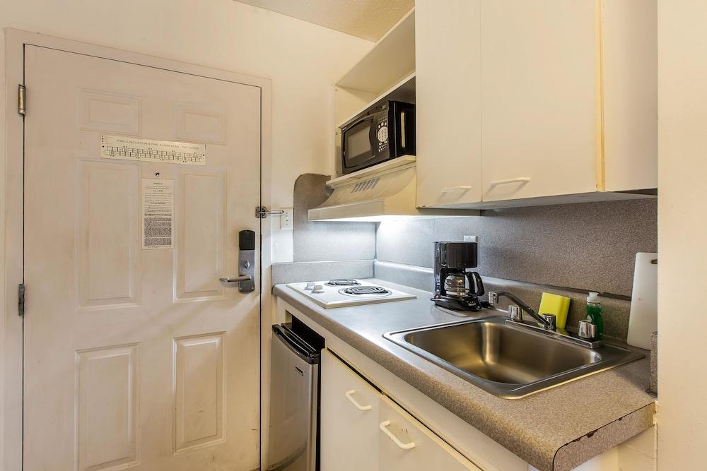 Suburban Studios Abercorn photo 27