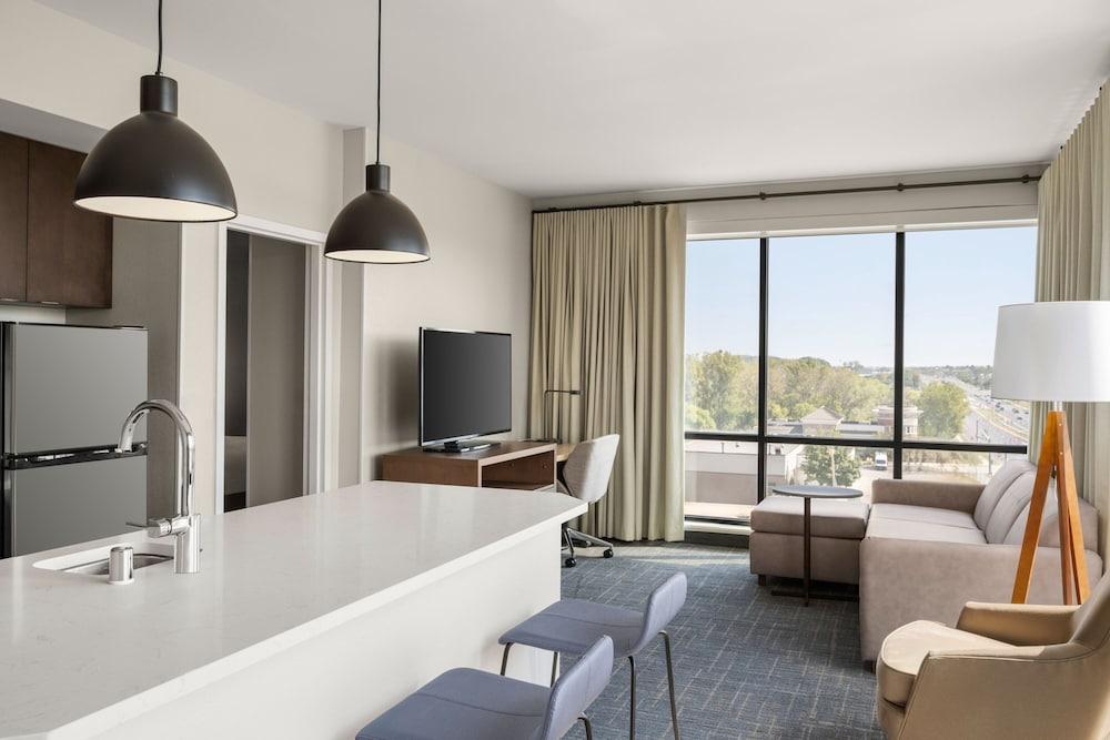 Residence Inn by Marriott Milwaukee Brookfield at Poplar Creek photo 9