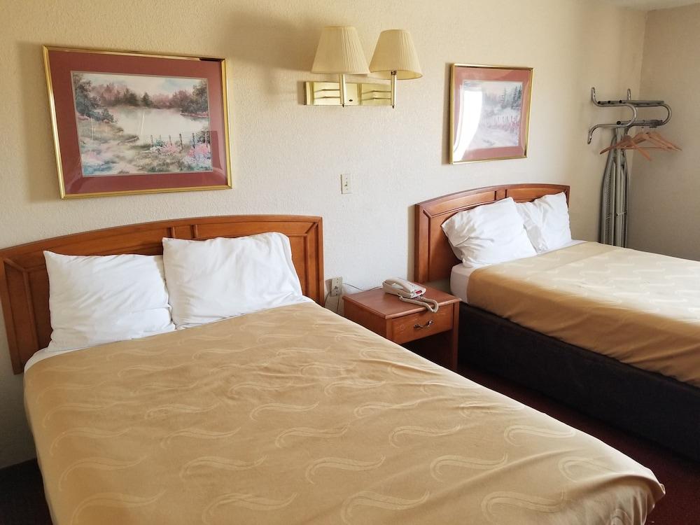 Americas Stay Inn photo 12