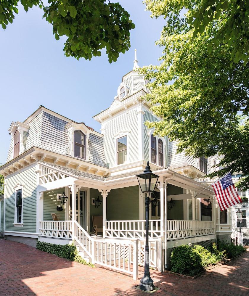 The Swain House at 21Broad photo 1