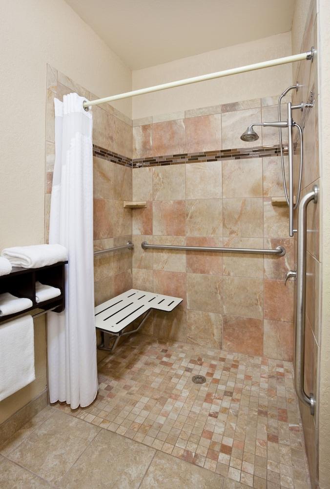 Holiday Inn Express & Suites Aberdeen by IHG photo 17