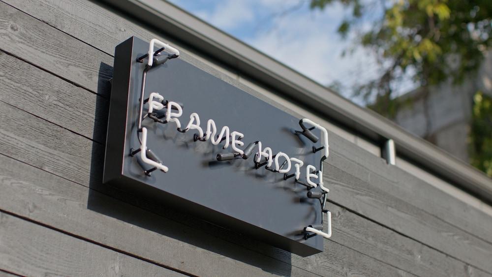 Frame Hotel - SoCo photo 11