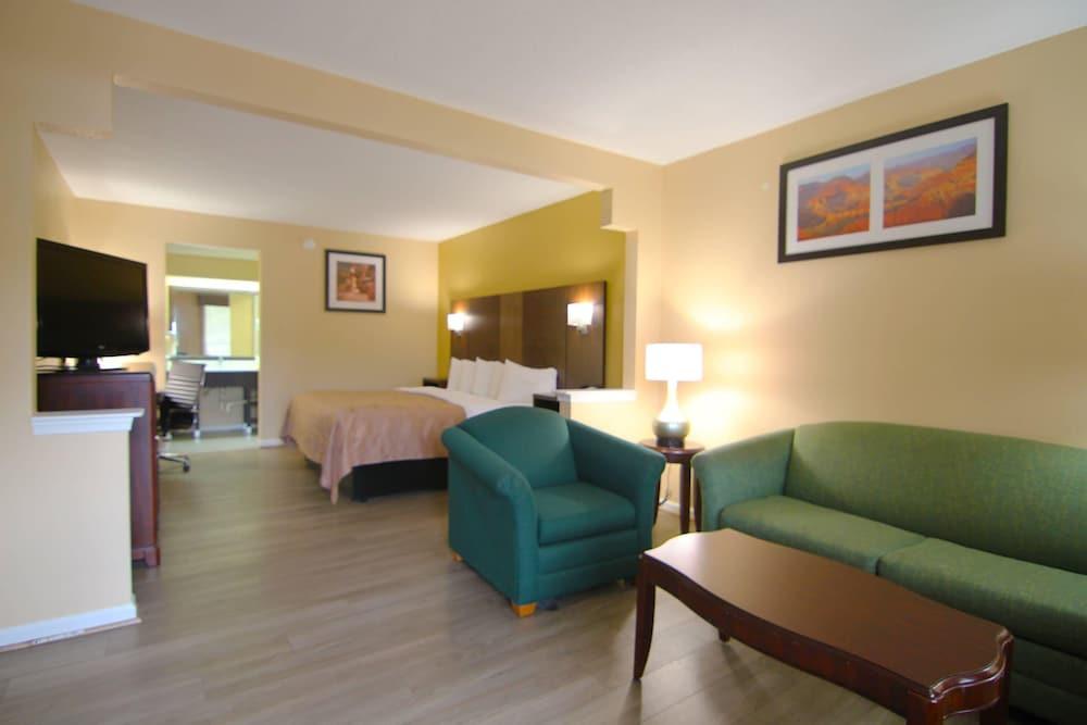 Quality Inn & Suites Franklin photo 17