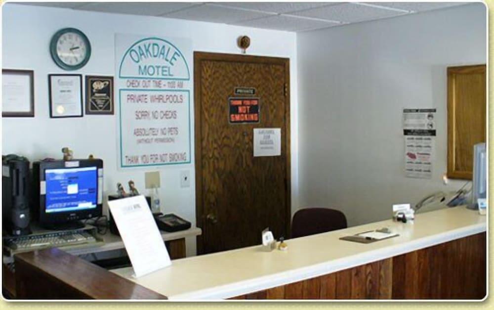 Oakdale Motel photo 2