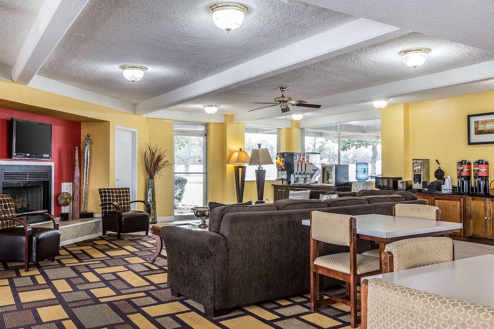 Econo Lodge Byron near Historic District - Warner Robins photo 26