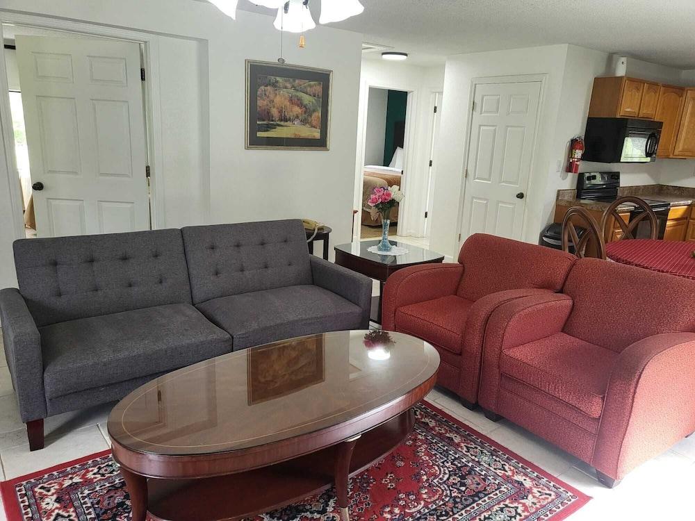 Pine Tree Inn photo 6