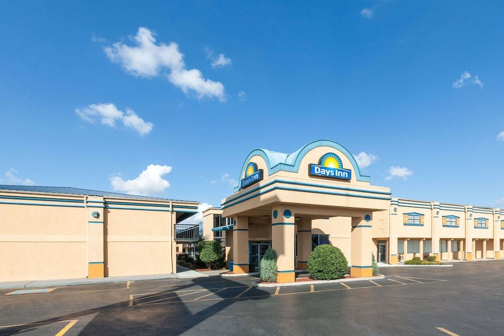 Days Inn by Wyndham Oklahoma City Fairground photo 1