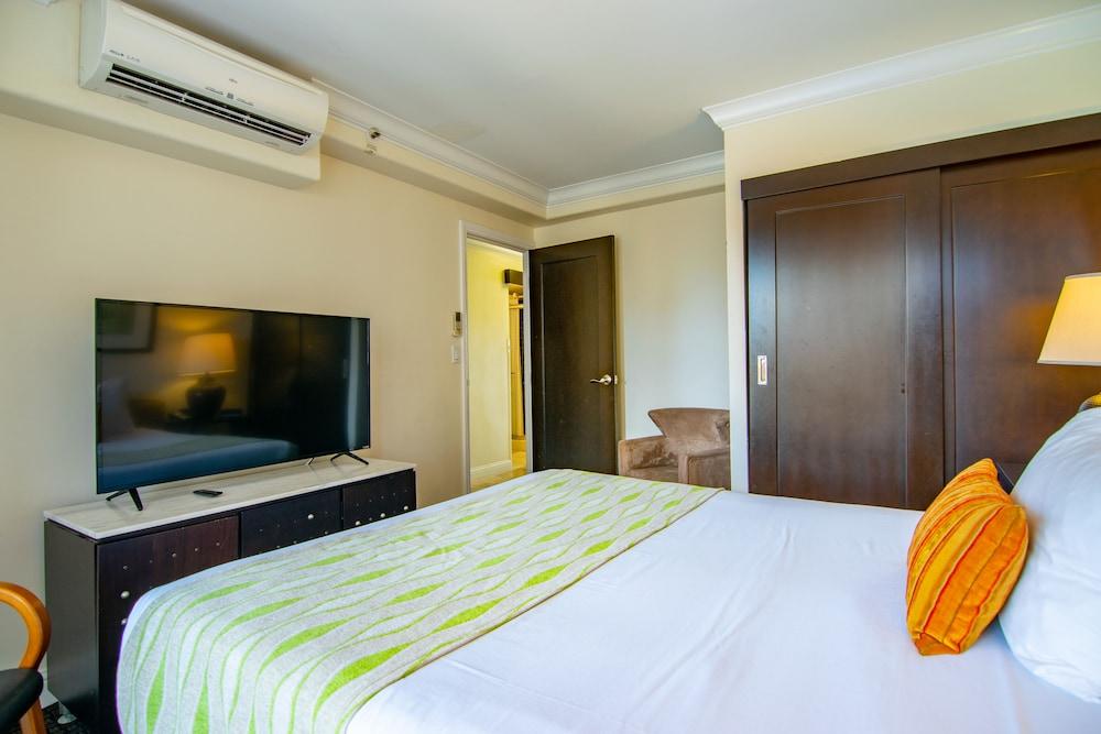 Regency on Beachwalk Waikiki by OUTRIGGER photo 60