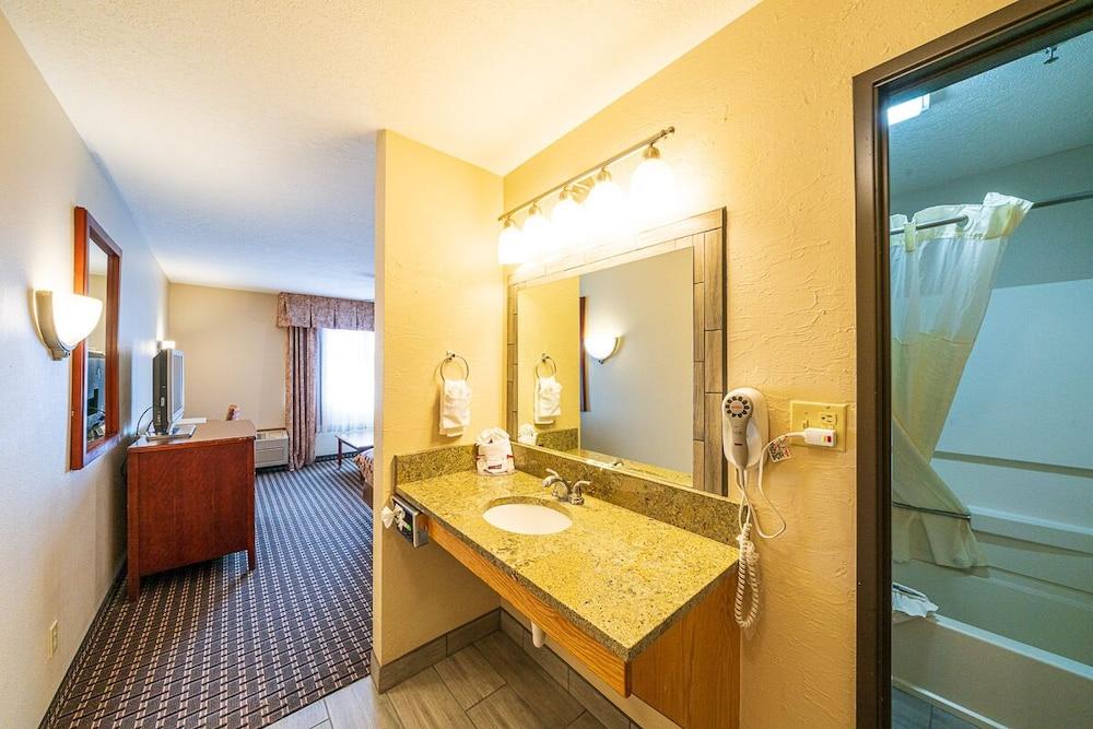 Alpine Inn & Suites photo 9