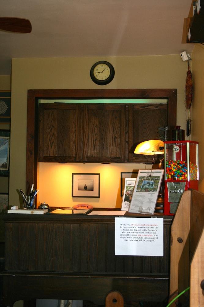 Hinckley's Dreamwood Cottages photo 25