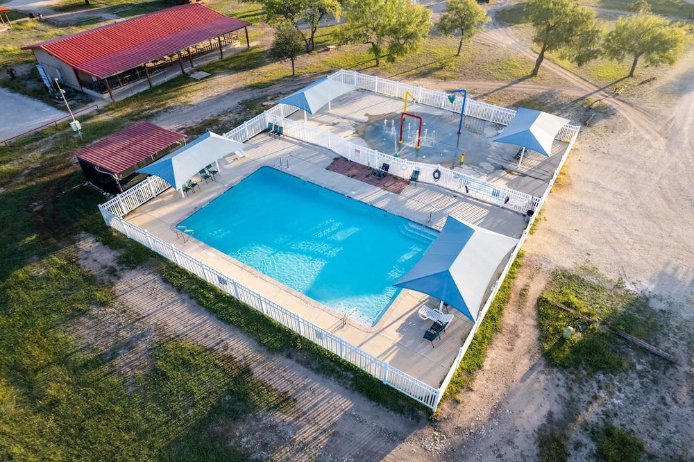 Nueces River RV & Cabin Resort photo 2