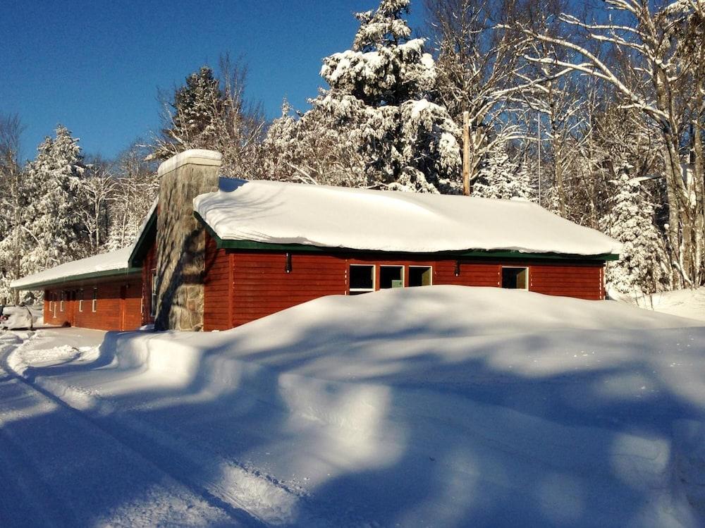 Tahquamenon Suites Lodging photo 34